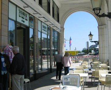 Eingang SHIAWASE Alsterarkaden